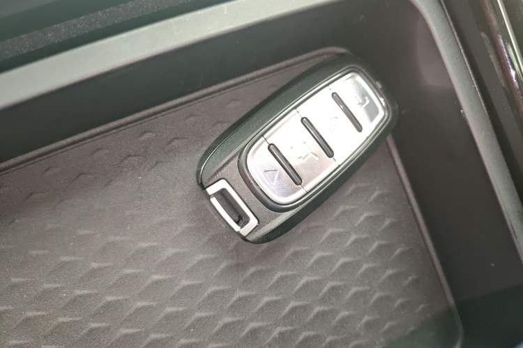 Used Great Wall Shanhai Poer 2023 2.4T Diesel Luxury Edition Interior 1
