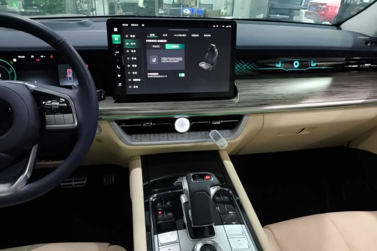 Used Great Wall Shanhai Poer 2023 2.4T Diesel Luxury Edition Audio And AC Panel