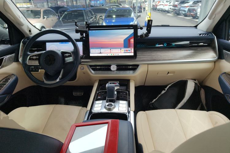 Used Great Wall Shanhai Poer 2023 2.4T Diesel Luxury Edition Center Console