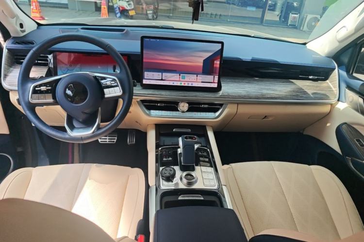 Used Great Wall Shanhai Poer 2023 2.4T Diesel Luxury Edition Center Console