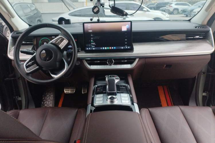 Used Great Wall Shanhai Poer 2023 3.0T V6 Gasoline Extreme Trail Towing Edition Center Console