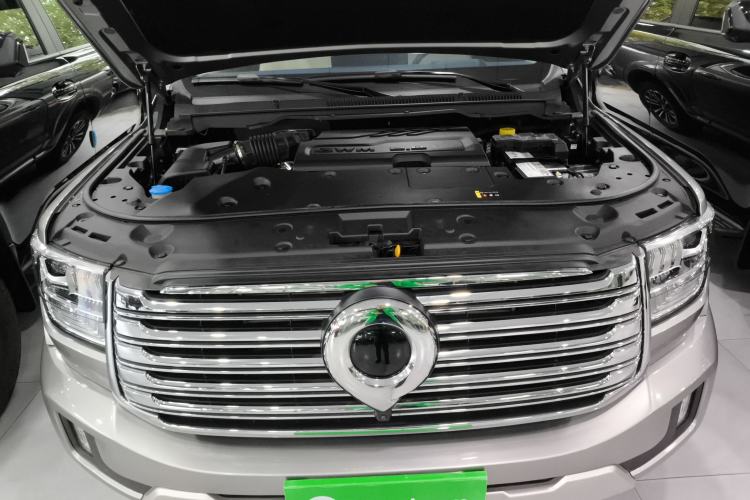 Used Great Wall Shanhai Poer 2023 2.4T Diesel Luxury Edition Engine Bay