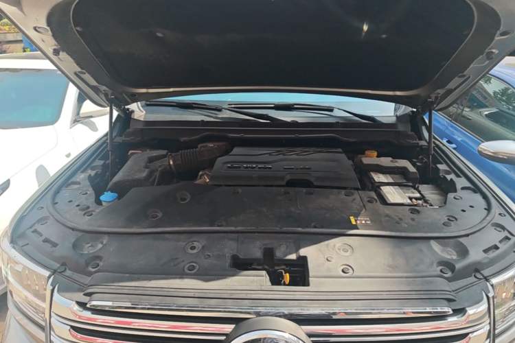 Used Great Wall Shanhai Poer 2023 2.4T Diesel Luxury Edition Engine Bay