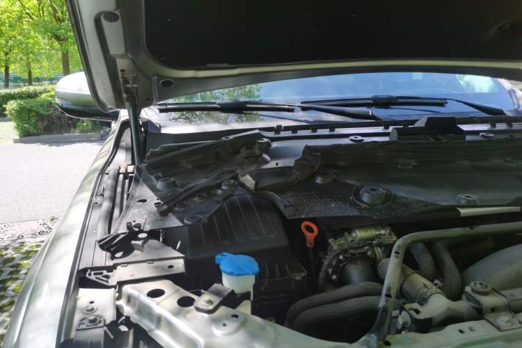 Used Great Wall Shanhai Poer 2023 3.0T V6 Gasoline Extreme Edition Engine Bay Right