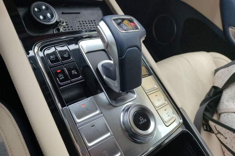 Used Great Wall Shanhai Poer 2023 2.4T Diesel Luxury Edition Gear Lever