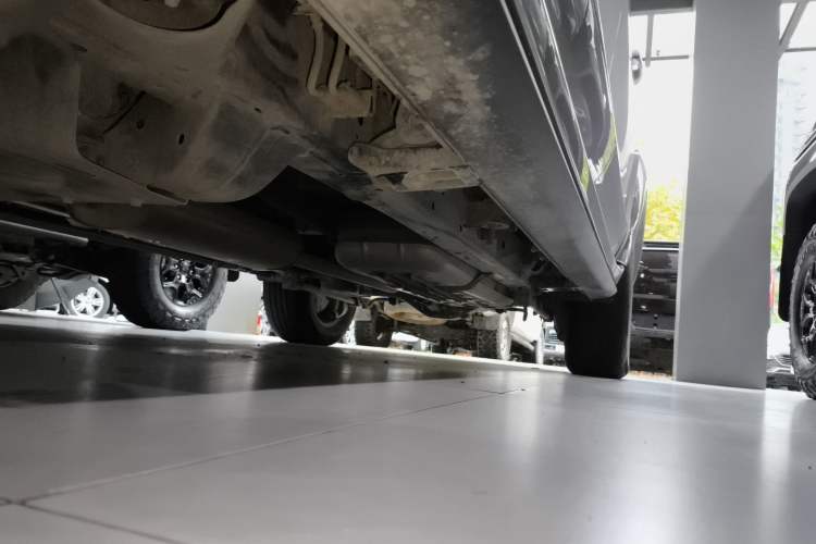 Used Great Wall Shanhai Poer 2023 2.4T Diesel Luxury Edition Left Side Sill