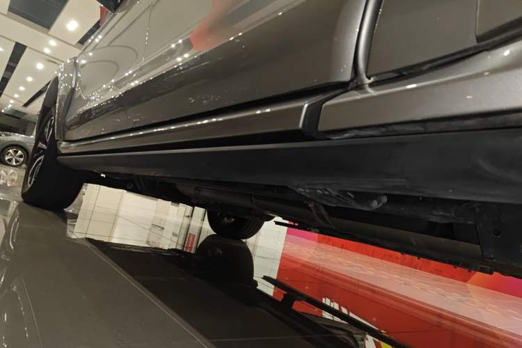 Used Great Wall Shanhai Poer 2023 3.0T V6 Gasoline Extreme Edition Left Side Sill