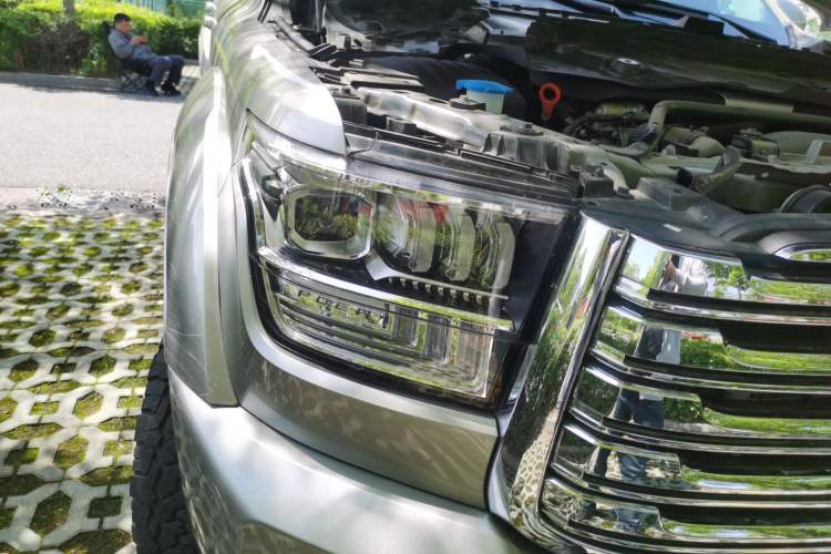 Used Great Wall Shanhai Poer 2023 3.0T V6 Gasoline Extreme Edition Right Front Headlight