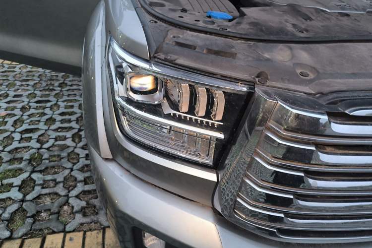 Used Great Wall Shanhai Poer 2023 3.0T V6 Gasoline Extreme Edition Right Front Headlight