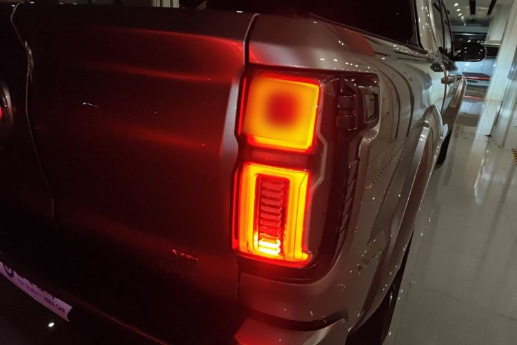 Used Great Wall Shanhai Poer 2023 3.0T V6 Gasoline Extreme Edition Right Rear Taillight