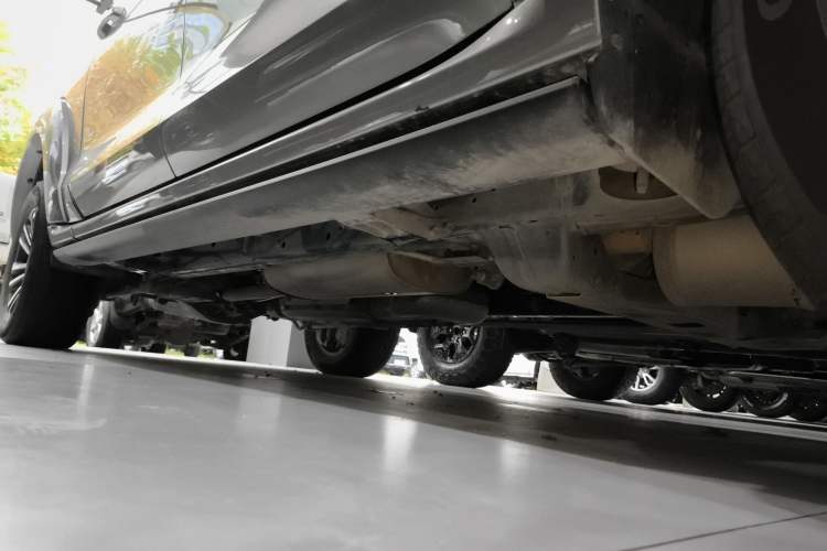 Used Great Wall Shanhai Poer 2023 2.4T Diesel Luxury Edition Right Side Sill