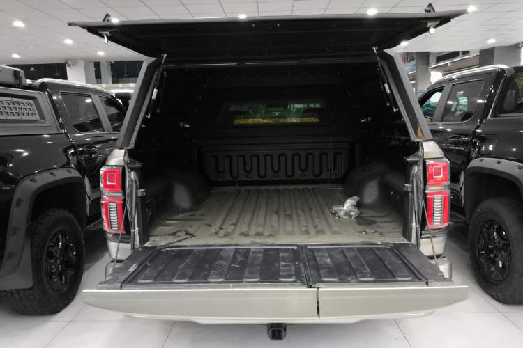 Used Great Wall Shanhai Poer 2023 2.4T Diesel Luxury Edition Trunk