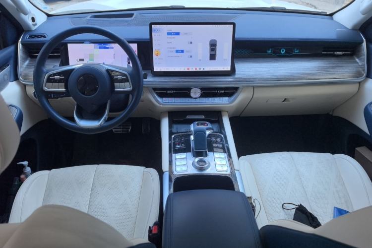 Used Great Wall Shanhai Poer 2023 3.0T V6 Gasoline Luxury Towing Edition Center Console