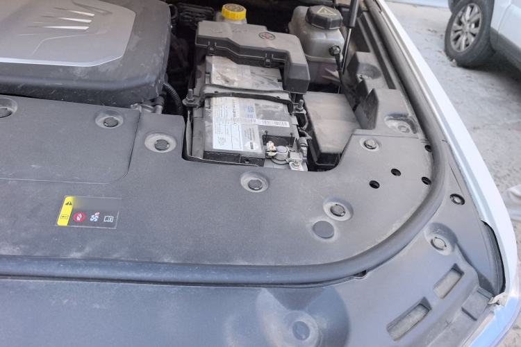 Used Great Wall Shanhai Poer 2023 3.0T V6 Gasoline Luxury Towing Edition Engine Bay Left