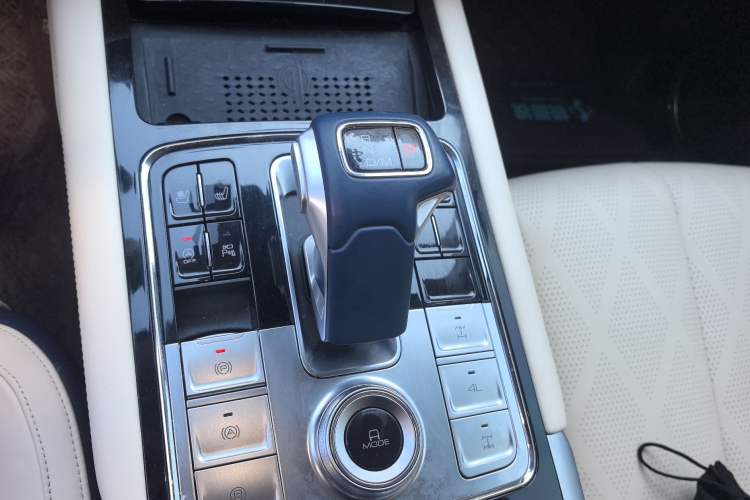 Used Great Wall Shanhai Poer 2023 3.0T V6 Gasoline Luxury Towing Edition Gear Lever