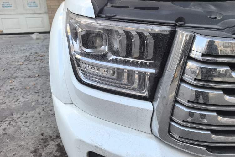 Used Great Wall Shanhai Poer 2023 3.0T V6 Gasoline Luxury Towing Edition Right Front Headlight