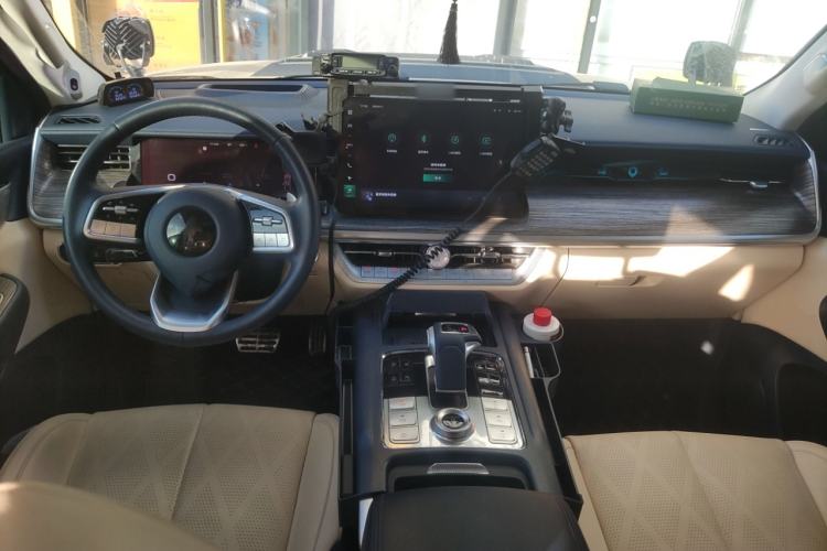 Used Great Wall Shanhai Poer 2023 2.4T Diesel Luxury Edition Center Console