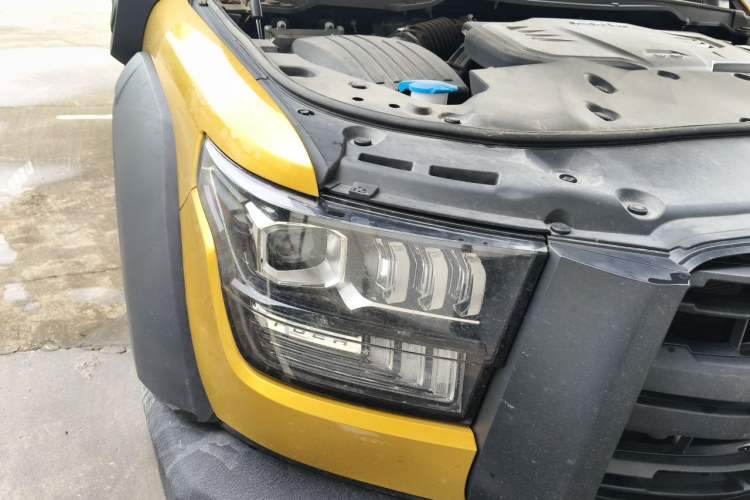 Used Great Wall Shanhai Poer 2023 3.0T V6 Gasoline Performance Edition Right Front Headlight