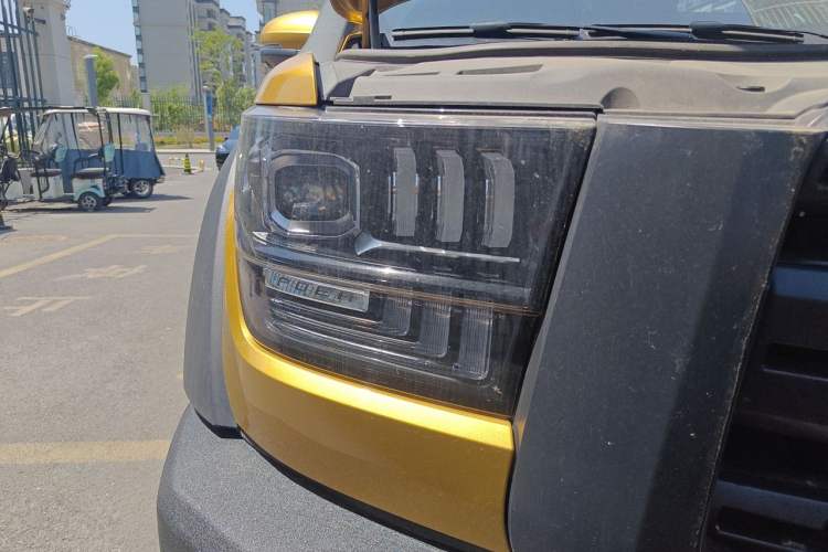 Used Great Wall Shanhai Poer 2023 3.0T V6 Gasoline Performance Edition Right Front Headlight