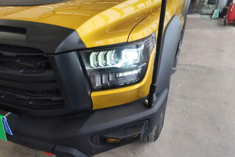 Used Great Wall Shanhai Poer 2024 2.4T Diesel Cross-Over Edition Left Front Headlight