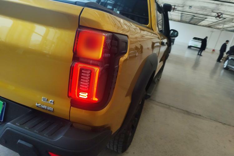 Used Great Wall Shanhai Poer 2024 2.4T Diesel Cross-Over Edition Right Rear Taillight