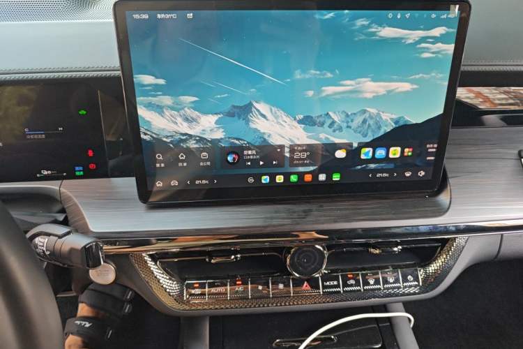 Used Great Wall Shanhai Poer Hi4-T 2025 Hi4-T Performance Edition Audio And AC Panel