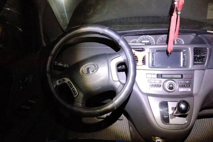 Used Great Wall V80 2011 2.0L Automatic Luxury Version Steering Wheel