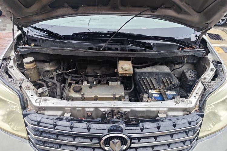 Used Great Wall V80 2011 2.0L Manual Comfort Version Engine Bay