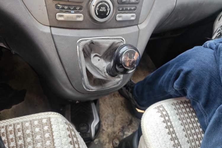 Used Great Wall V80 2011 2.0L Manual Comfort Version Gear Lever