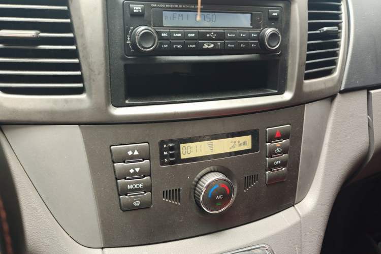 Used Great Wall V80 2013 1.5T Manual Sishang Model Audio And AC Panel