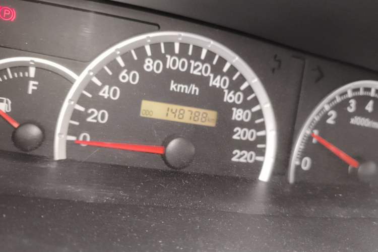 Used Great Wall V80 2013 1.5T Manual Yashang Model Odometer Close Up