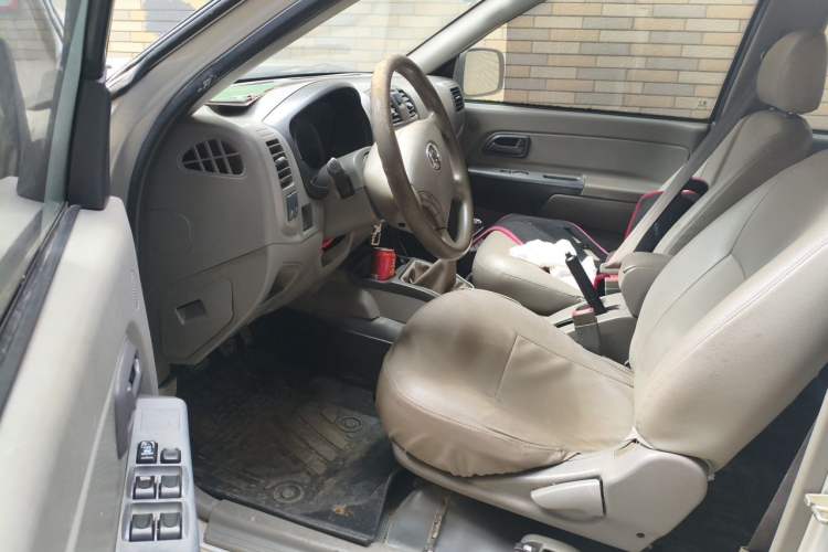 Used Great Wall Wingle 3 2011 2.8T Business Edition Luxury Large Double-Cab Version Driver Seat
