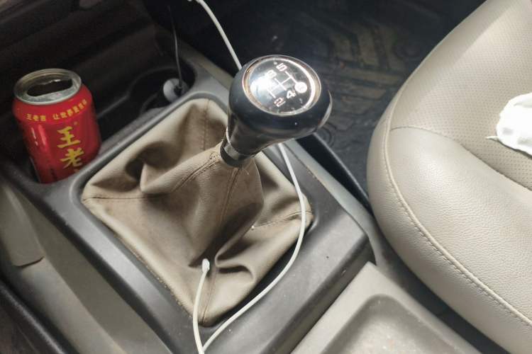 Used Great Wall Wingle 3 2011 2.8T Business Edition Luxury Large Double-Cab Version Gear Lever