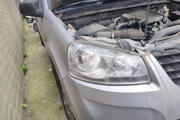 Used Great Wall Wingle 3 2011 2.8T Business Edition Luxury Large Double-Cab Version Right Front Headlight