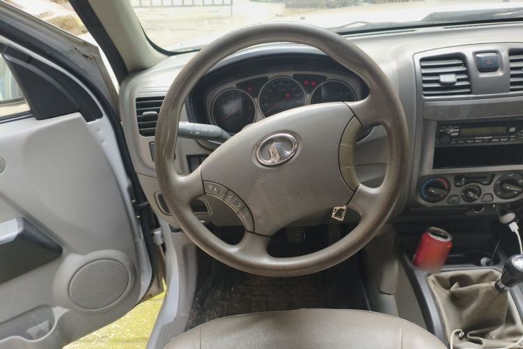 Used Great Wall Wingle 3 2011 2.8T Business Edition Luxury Large Double-Cab Version Steering Wheel