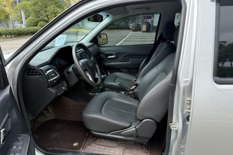 Used Great Wall Wingle 5 2021 2.0T Diesel Two-Wheel Drive Ultra-Value Big Double-Cab China VI GW4D20M Interior 4