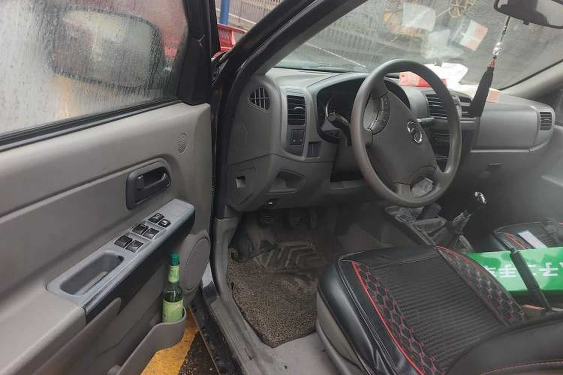 Used Great Wall Wingle 5 2011 2.2L Wealth Edition Two-Wheel Drive Big Double-Cab GW491QE Driver Seat
