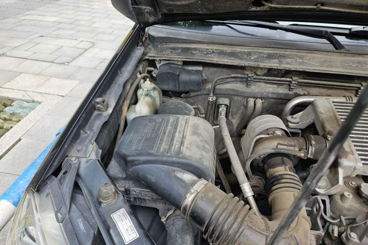 Used Great Wall Wingle 5 2011 2.8T Business Edition Elite Version Engine Bay Right