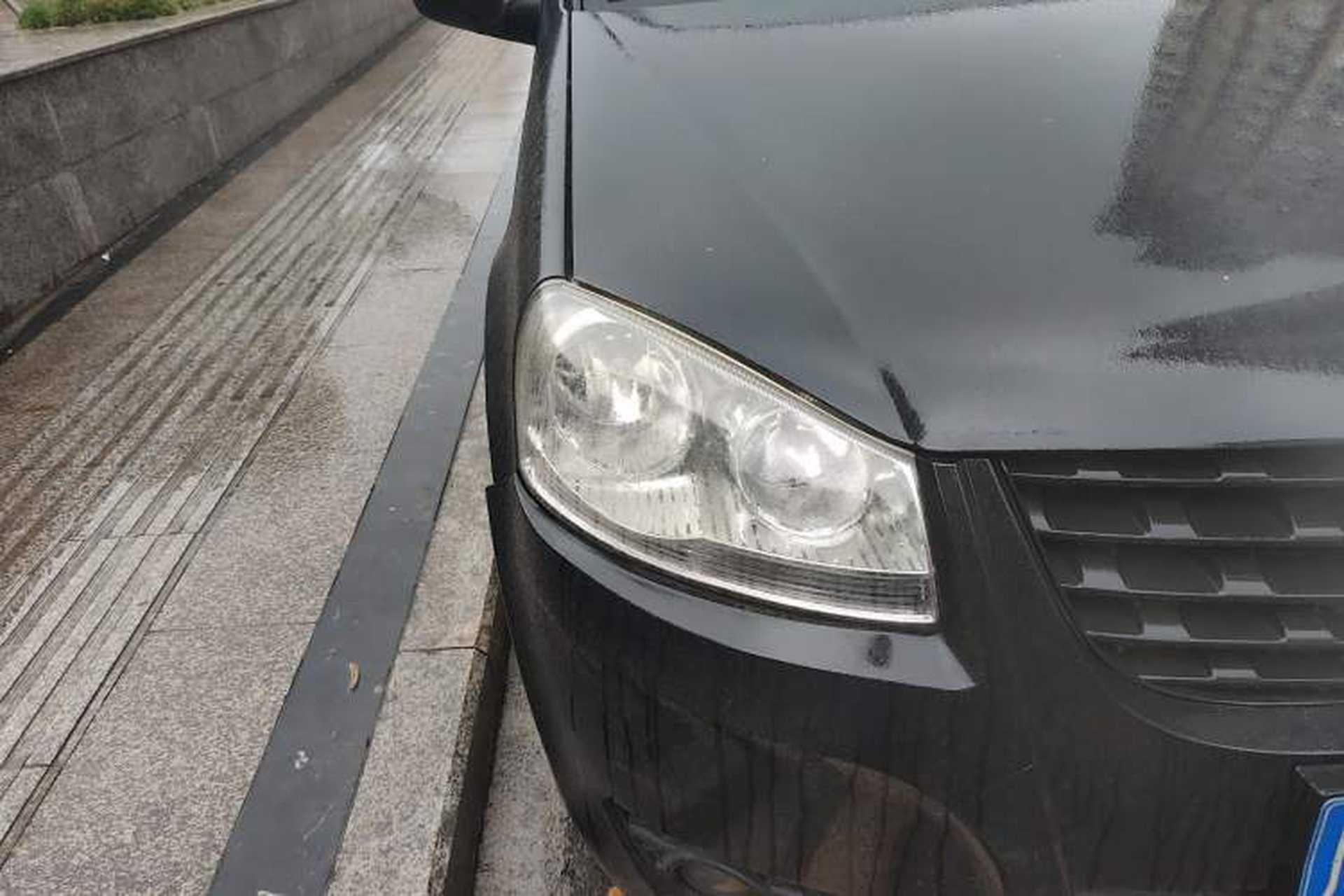 Used Great Wall Wingle 5 2011 2.2L Wealth Edition Two-Wheel Drive Big Double-Cab GW491QE Right Front Headlight