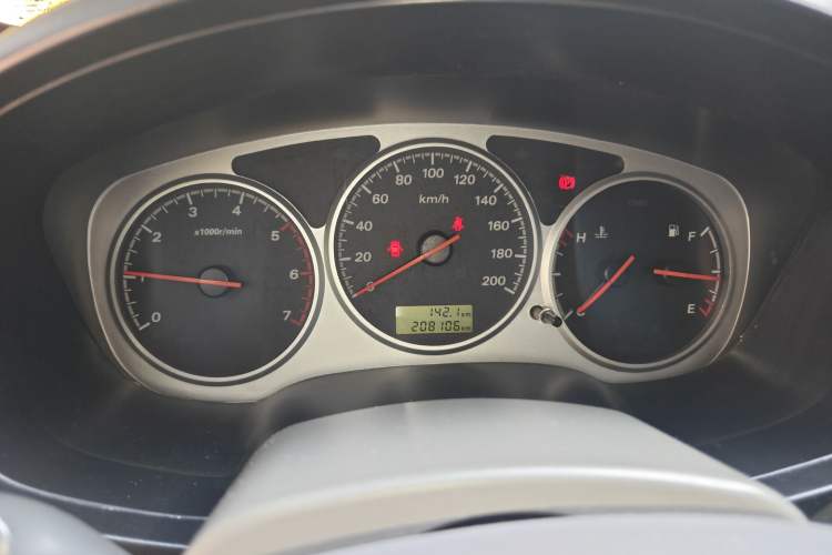 Used Great Wall Wingle 5 2011 2.2L Wealth Edition Two-Wheel Drive Small Double-Cab GW491QE Instrument Cluster