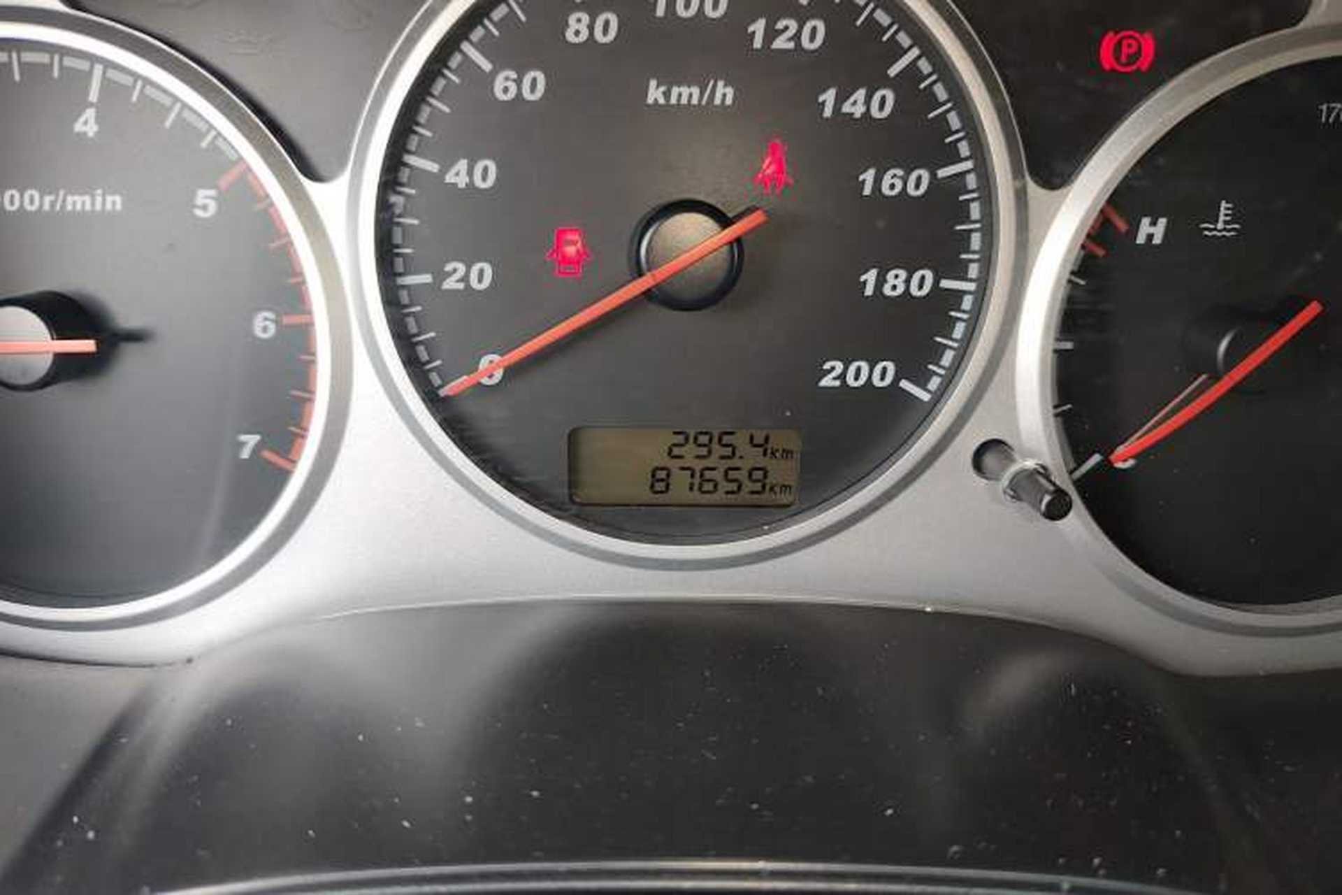 Used Great Wall Wingle 5 2011 2.2L Wealth Edition Two-Wheel Drive Small Double-Cab GW491QE Odometer Close Up