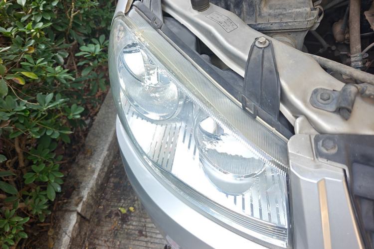 Used Great Wall Wingle 5 2011 2.2L Wealth Edition Two-Wheel Drive Small Double-Cab GW491QE Right Front Headlight