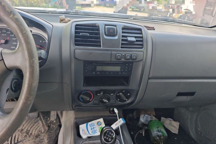 Used Great Wall Wingle 5 2011 2.4L Executive Version Luxury Trim Two-Wheel Drive Big Double Cab Audio And AC Panel