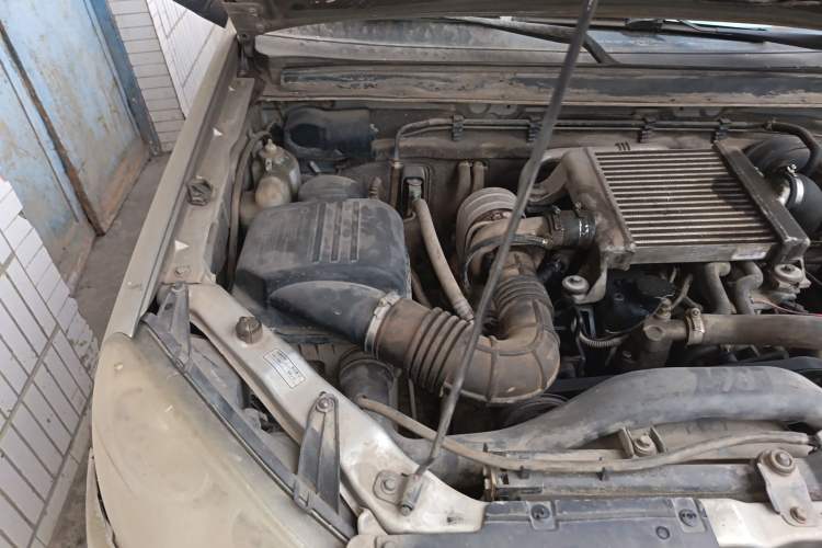 Used Great Wall Wingle 5 2011 2.8T Business Edition Elite Version Engine Bay Right
