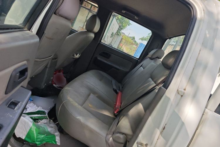Used Great Wall Wingle 5 2011 2.4L Executive Version Luxury Trim Two-Wheel Drive Big Double Cab Left Rear Seat