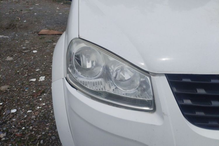 Used Great Wall Wingle 5 2011 2.4L Executive Edition Luxury Model Four-Wheel Drive Big Double Cab Right Front Headlight