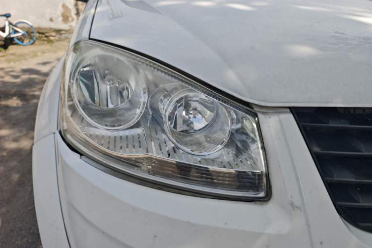 Used Great Wall Wingle 5 2011 2.4L Executive Version Luxury Trim Two-Wheel Drive Big Double Cab Right Front Headlight