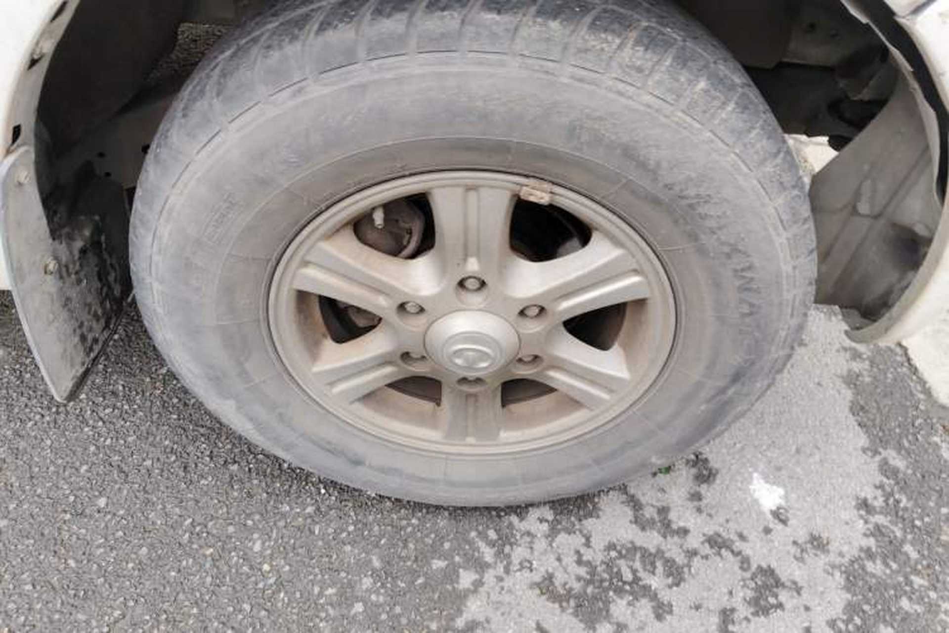 Used Great Wall Wingle 5 2011 2.2L Wealth Edition Two-Wheel Drive Big Double-Cab GW491QE Right Front Wheel Hub