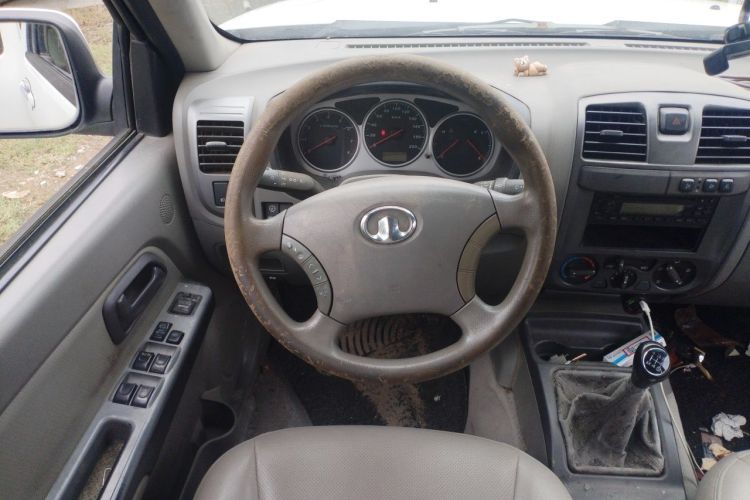 Used Great Wall Wingle 5 2011 2.4L Executive Edition Luxury Model Four-Wheel Drive Big Double Cab Steering Wheel