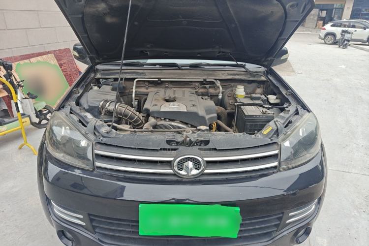 Used Great Wall Wingle 5 2013 2.0T European Version Two-Wheel Drive Navigation Edition 6MT Big Double-Cab GW4D20B Engine Bay